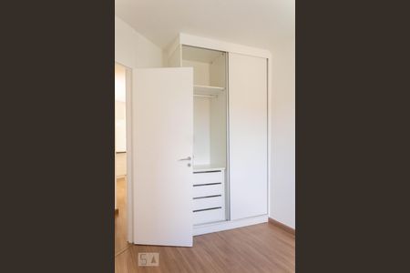 Quarto 1 de apartamento para alugar com 2 quartos, 50m² em Jardim Alzira, São Paulo