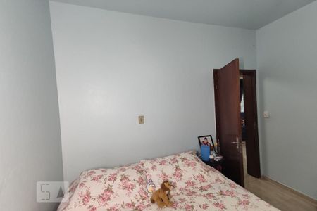 Casa à venda com 287m², 5 quartos e 2 vagas Casa à venda com 287m², 5 quartos e 2 vagasQuarto 4
