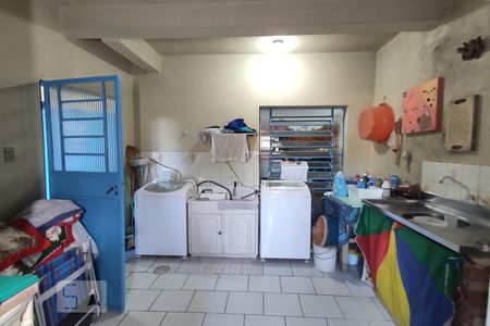 Casa à venda com 287m², 5 quartos e 2 vagas Casa à venda com 287m², 5 quartos e 2 vagasÁrea de Serviço