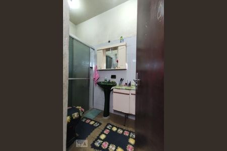 Casa à venda com 287m², 5 quartos e 2 vagas Casa à venda com 287m², 5 quartos e 2 vagasBanheiro
