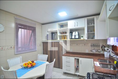 Casa à venda com 232m², 3 quartos e 3 vagasCozinha