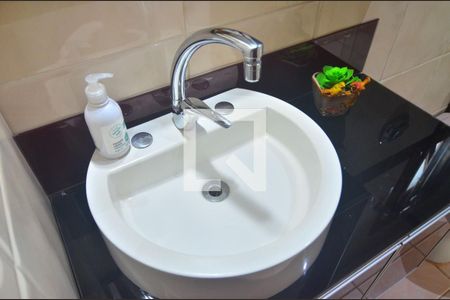 Casa à venda com 232m², 3 quartos e 3 vagasBanheiro social