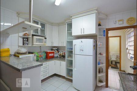 Casa à venda com 179m², 3 quartos e 4 vagas Casa à venda com 179m², 3 quartos e 4 vagasCozinha