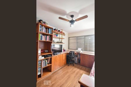 Apartamento à venda com 195m², 4 quartos e 2 vagasQuarto 02