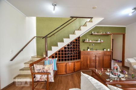 Apartamento à venda com 195m², 4 quartos e 2 vagasEscada