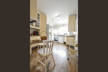 Apartamento à venda com 195m², 4 quartos e 2 vagasCozinha