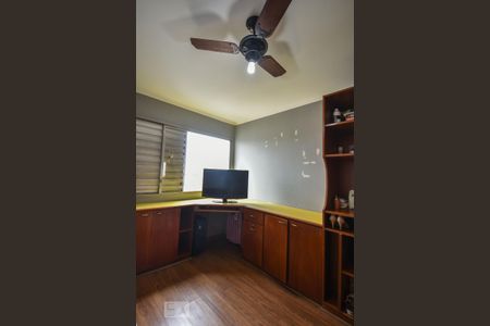 Apartamento à venda com 195m², 4 quartos e 2 vagasQuarto 04