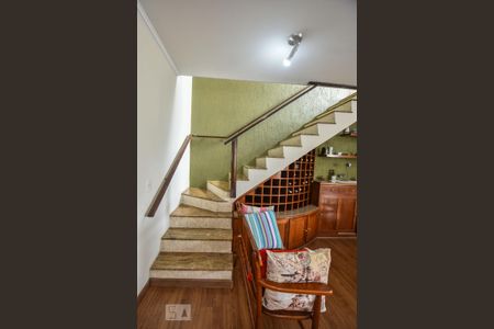 Apartamento à venda com 195m², 4 quartos e 2 vagasEscada