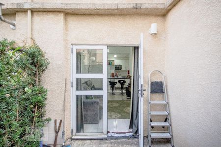 Apartamento à venda com 64m², 1 quarto e sem vagaQuintal