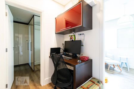 Apartamento para alugar com 78m², 2 quartos e 1 vaga Apartamento para alugar com 78m², 2 quartos e 1 vagaEscritório