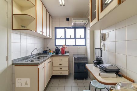 Apartamento à venda com 96m², 3 quartos e 2 vagas Apartamento à venda com 96m², 3 quartos e 2 vagasCozinha