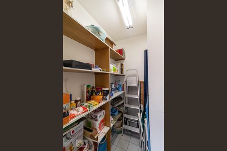 Apartamento à venda com 96m², 3 quartos e 2 vagas Apartamento à venda com 96m², 3 quartos e 2 vagasDispensa