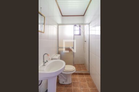 Casa à venda com 267m², 4 quartos e 4 vagas Casa à venda com 267m², 4 quartos e 4 vagasBanheiro do Salão de festas