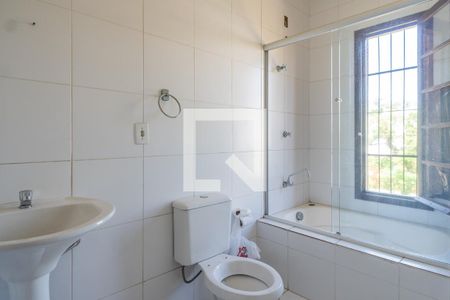 Casa à venda com 267m², 4 quartos e 4 vagas Casa à venda com 267m², 4 quartos e 4 vagasBanheiro da Suíte