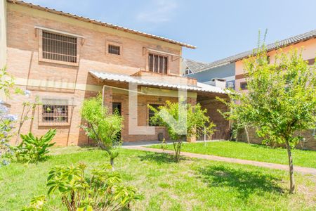 Casa à venda com 267m², 4 quartos e 4 vagas Casa à venda com 267m², 4 quartos e 4 vagasQuintal