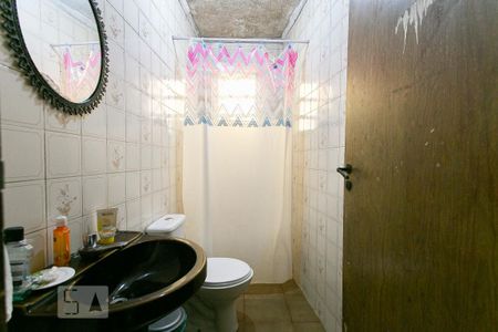 Casa à venda com 220m², 5 quartos e 5 vagas Casa à venda com 220m², 5 quartos e 5 vagasBanheiro Social
