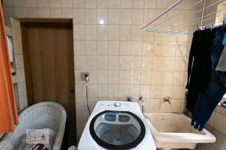 Casa à venda com 220m², 5 quartos e 5 vagas Casa à venda com 220m², 5 quartos e 5 vagasÁrea de Serviço