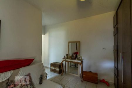 Casa à venda com 160m², 2 quartos e 2 vagas Casa à venda com 160m², 2 quartos e 2 vagasCloset da suíte