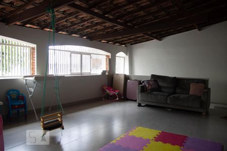Casa à venda com 180m², 3 quartos e 2 vagassala de brinquedo