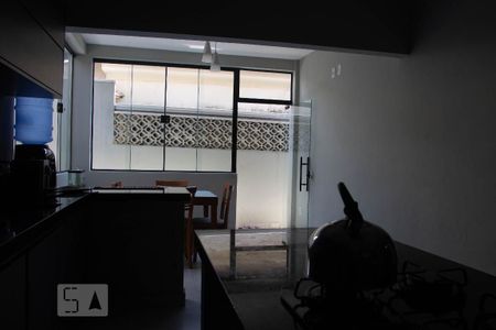 Casa à venda com 180m², 3 quartos e 2 vagasCozinha