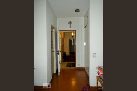 Apartamento à venda com 278m², 3 quartos e 2 vagas Apartamento à venda com 278m², 3 quartos e 2 vagasCorredor