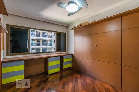 Apartamento à venda com 285m², 4 quartos e 4 vagas Apartamento à venda com 285m², 4 quartos e 4 vagasSuíte 2