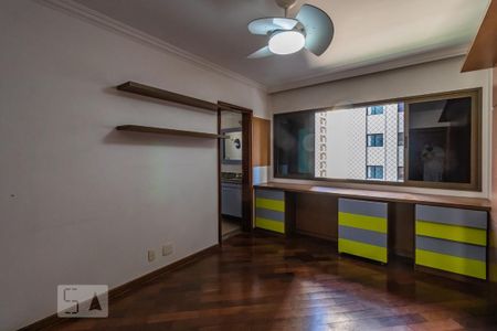 Apartamento à venda com 285m², 4 quartos e 4 vagas Apartamento à venda com 285m², 4 quartos e 4 vagasSuíte 2