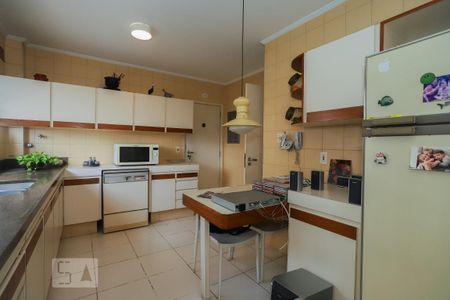 Apartamento à venda com 104m², 2 quartos e 1 vaga Apartamento à venda com 104m², 2 quartos e 1 vagaCozinha