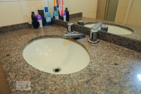 Apartamento à venda com 104m², 2 quartos e 1 vaga Apartamento à venda com 104m², 2 quartos e 1 vagaBanheiro da Suíte