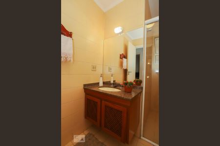 Apartamento à venda com 104m², 2 quartos e 1 vaga Apartamento à venda com 104m², 2 quartos e 1 vagaBanheiro Social