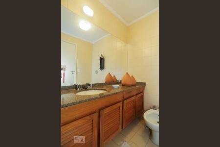 Apartamento à venda com 104m², 2 quartos e 1 vaga Apartamento à venda com 104m², 2 quartos e 1 vagaBanheiro da Suíte