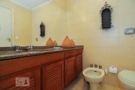 Apartamento à venda com 104m², 2 quartos e 1 vaga Apartamento à venda com 104m², 2 quartos e 1 vagaBanheiro da Suíte