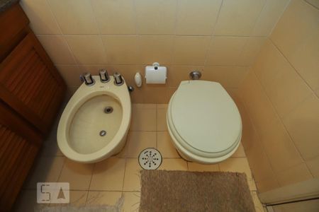 Apartamento à venda com 104m², 2 quartos e 1 vaga Apartamento à venda com 104m², 2 quartos e 1 vagaBanheiro da Suíte