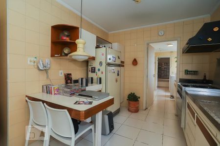 Apartamento à venda com 104m², 2 quartos e 1 vaga Apartamento à venda com 104m², 2 quartos e 1 vagaCozinha