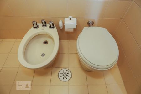 Apartamento à venda com 104m², 2 quartos e 1 vaga Apartamento à venda com 104m², 2 quartos e 1 vagaBanheiro Social