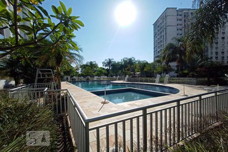 Apartamento à venda com 50m², 2 quartos e 1 vaga Apartamento à venda com 50m², 2 quartos e 1 vagaÁrea comum - Piscina