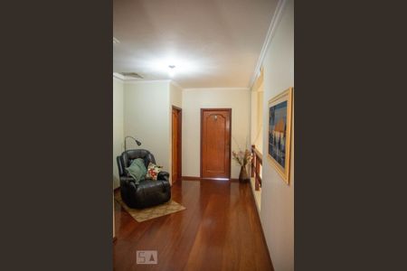 Casa à venda com 562m², 5 quartos e 4 vagasHall - Segundo andar