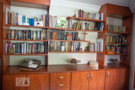 Casa à venda com 562m², 5 quartos e 4 vagasEscritório