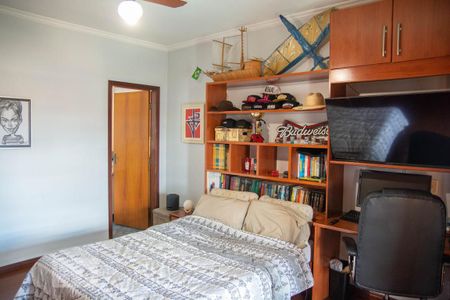 Casa à venda com 562m², 5 quartos e 4 vagasQuarto 3 - Suíte