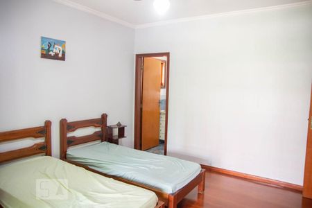 Casa à venda com 562m², 5 quartos e 4 vagasQuarto 2 - Suíte