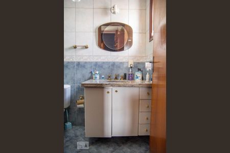 Casa à venda com 562m², 5 quartos e 4 vagasBanheiro da Suíte