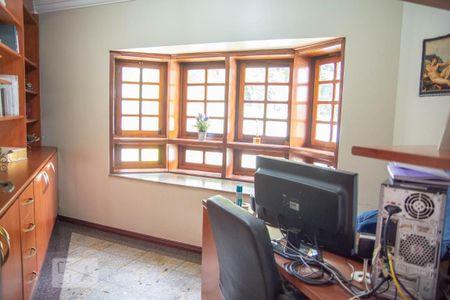 Casa à venda com 562m², 5 quartos e 4 vagasEscritório