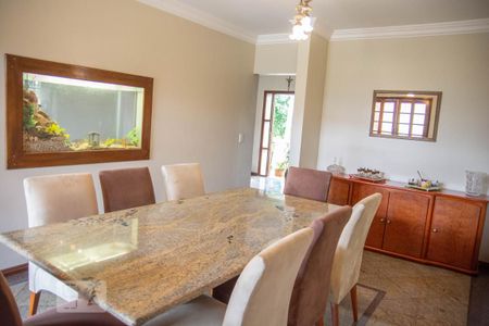 Casa à venda com 562m², 5 quartos e 4 vagasSala de Jantar