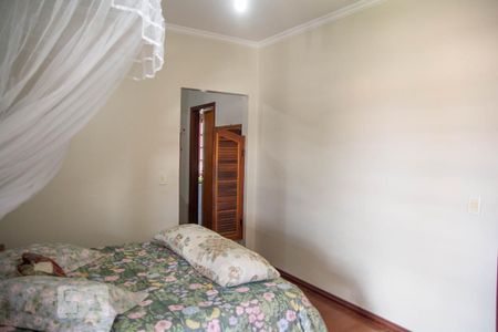 Casa à venda com 562m², 5 quartos e 4 vagasQuarto 4 - Suíte