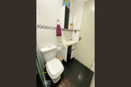 Casa à venda com 189m², 3 quartos e 2 vagasBanheiro