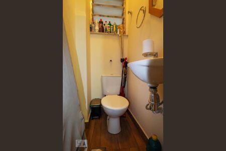 Apartamento à venda com 63m², 3 quartos e 1 vaga Apartamento à venda com 63m², 3 quartos e 1 vagaBanheiro de Serviço