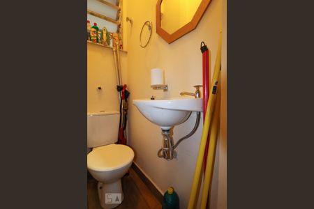 Apartamento à venda com 63m², 3 quartos e 1 vaga Apartamento à venda com 63m², 3 quartos e 1 vagaBanheiro de Serviço