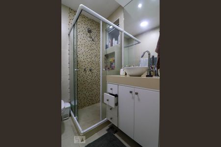 Apartamento à venda com 63m², 3 quartos e 1 vaga Apartamento à venda com 63m², 3 quartos e 1 vagaBanheiro Social