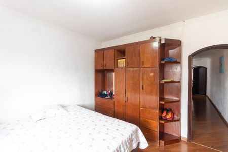 Casa à venda com 262m², 4 quartos e 8 vagas Casa à venda com 262m², 4 quartos e 8 vagasQuarto 2