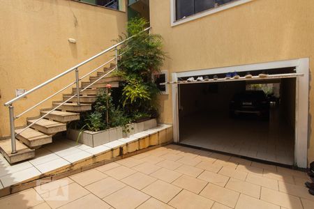 Casa à venda com 292m², 4 quartos e 3 vagas Casa à venda com 292m², 4 quartos e 3 vagasEntrada